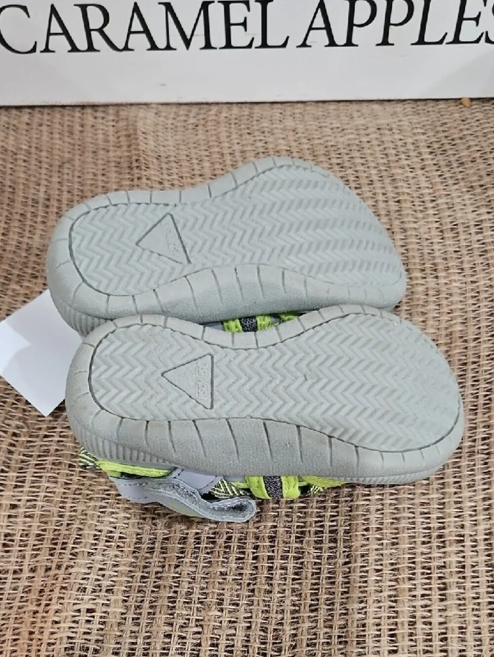 OSHKOSH B'Gosh Lime Green and Gray Active Sandals Sz 5 Toddler Water Shoes